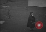 Immagine di I rifugiati tedeschi Germania, 1953, secondo 55 filmato di repertorio 65675045315