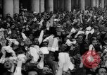 Standbild Menschen am Hafen Naher Osten, 1953, aus Sekunde 5 historischem Filmmaterial Videoclip 65675045316