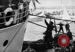Standbild Menschen am Hafen Naher Osten, 1953, aus Sekunde 10 historischem Filmmaterial Videoclip 65675045316