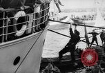 Standbild Menschen am Hafen Naher Osten, 1953, aus Sekunde 11 historischem Filmmaterial Videoclip 65675045316
