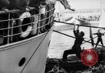 Standbild Menschen am Hafen Naher Osten, 1953, aus Sekunde 12 historischem Filmmaterial Videoclip 65675045316
