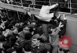 Standbild Menschen am Hafen Naher Osten, 1953, aus Sekunde 14 historischem Filmmaterial Videoclip 65675045316