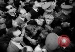 Standbild Menschen am Hafen Naher Osten, 1953, aus Sekunde 23 historischem Filmmaterial Videoclip 65675045316