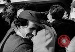 Standbild Menschen am Hafen Naher Osten, 1953, aus Sekunde 27 historischem Filmmaterial Videoclip 65675045316