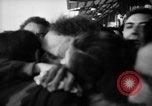 Standbild Menschen am Hafen Naher Osten, 1953, aus Sekunde 30 historischem Filmmaterial Videoclip 65675045316