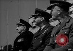 Standbild US-Admiral William M Fechteler Neapel Italien, 1954, aus Sekunde 15 historischem Filmmaterial Videoclip 65675045320
