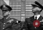 Standbild US-Admiral William M Fechteler Neapel Italien, 1954, aus Sekunde 25 historischem Filmmaterial Videoclip 65675045320