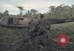 Standbild USA1st Kavallerie Division Vietnam, 1965, aus Sekunde 17 historischem Filmmaterial Videoclip 65675045328