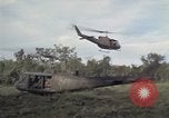 Standbild USA1st Kavallerie Division Vietnam, 1965, aus Sekunde 50 historischem Filmmaterial Videoclip 65675045328