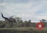 Standbild USA1st Kavallerie Division Vietnam, 1965, aus Sekunde 62 historischem Filmmaterial Videoclip 65675045328
