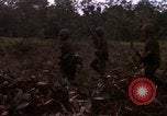 Standbild USA1st Kavallerie Division Vietnam, 1965, aus Sekunde 15 historischem Filmmaterial Videoclip 65675045329