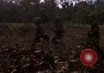 Standbild USA1st Kavallerie Division Vietnam, 1965, aus Sekunde 16 historischem Filmmaterial Videoclip 65675045329