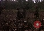 Standbild USA1st Kavallerie Division Vietnam, 1965, aus Sekunde 18 historischem Filmmaterial Videoclip 65675045329