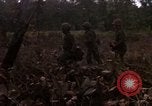 Standbild USA1st Kavallerie Division Vietnam, 1965, aus Sekunde 19 historischem Filmmaterial Videoclip 65675045329