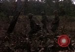 Standbild USA1st Kavallerie Division Vietnam, 1965, aus Sekunde 20 historischem Filmmaterial Videoclip 65675045329