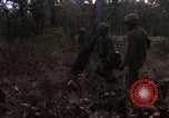 Standbild USA1st Kavallerie Division Vietnam, 1965, aus Sekunde 26 historischem Filmmaterial Videoclip 65675045329
