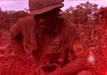 Standbild USA1st Kavallerie Division Vietnam, 1965, aus Sekunde 1 historischem Filmmaterial Videoclip 65675045330
