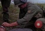 Standbild USA1st Kavallerie Division Vietnam, 1965, aus Sekunde 16 historischem Filmmaterial Videoclip 65675045330