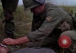 Standbild USA1st Kavallerie Division Vietnam, 1965, aus Sekunde 17 historischem Filmmaterial Videoclip 65675045330