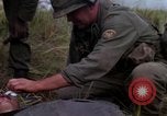 Standbild USA1st Kavallerie Division Vietnam, 1965, aus Sekunde 20 historischem Filmmaterial Videoclip 65675045330