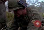 Standbild USA1st Kavallerie Division Vietnam, 1965, aus Sekunde 28 historischem Filmmaterial Videoclip 65675045330