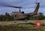 Standbild USA1st Kavallerie Division Vietnam, 1965, aus Sekunde 60 historischem Filmmaterial Videoclip 65675045330