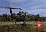 Standbild USA1st Kavallerie Division Vietnam, 1965, aus Sekunde 62 historischem Filmmaterial Videoclip 65675045330