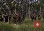 Standbild USA1st Kavallerie Division Vietnam, 1965, aus Sekunde 7 historischem Filmmaterial Videoclip 65675045331