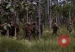 Standbild USA1st Kavallerie Division Vietnam, 1965, aus Sekunde 8 historischem Filmmaterial Videoclip 65675045331