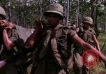 Standbild USA1st Kavallerie Division Vietnam, 1965, aus Sekunde 16 historischem Filmmaterial Videoclip 65675045331