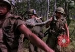 Standbild USA1st Kavallerie Division Vietnam, 1965, aus Sekunde 17 historischem Filmmaterial Videoclip 65675045331