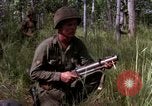Standbild USA1st Kavallerie Division Vietnam, 1965, aus Sekunde 28 historischem Filmmaterial Videoclip 65675045331