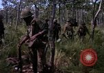 Standbild USA1st Kavallerie Division Vietnam, 1965, aus Sekunde 42 historischem Filmmaterial Videoclip 65675045331
