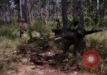 Standbild USA1st Kavallerie Division Vietnam, 1965, aus Sekunde 62 historischem Filmmaterial Videoclip 65675045331