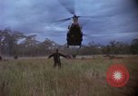 Standbild USA1st Kavallerie Division Vietnam, 1965, aus Sekunde 5 historischem Filmmaterial Videoclip 65675045334