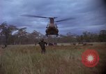 Standbild USA1st Kavallerie Division Vietnam, 1965, aus Sekunde 9 historischem Filmmaterial Videoclip 65675045334