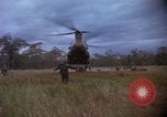 Standbild USA1st Kavallerie Division Vietnam, 1965, aus Sekunde 12 historischem Filmmaterial Videoclip 65675045334