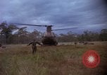 Standbild USA1st Kavallerie Division Vietnam, 1965, aus Sekunde 15 historischem Filmmaterial Videoclip 65675045334