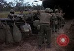 Standbild USA1st Kavallerie Division Vietnam, 1965, aus Sekunde 35 historischem Filmmaterial Videoclip 65675045334