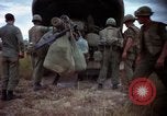 Standbild USA1st Kavallerie Division Vietnam, 1965, aus Sekunde 47 historischem Filmmaterial Videoclip 65675045334