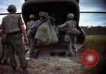 Standbild USA1st Kavallerie Division Vietnam, 1965, aus Sekunde 55 historischem Filmmaterial Videoclip 65675045334