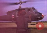 Immagine di 173Rd Brigata Aerea Il Vietnam, 1966, secondo 24 filmato di repertorio 65675045337