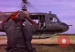 Immagine di 173Rd Brigata Aerea Il Vietnam, 1966, secondo 25 filmato di repertorio 65675045337