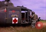 Immagine di 173Rd Brigata Aerea Il Vietnam, 1966, secondo 27 filmato di repertorio 65675045337