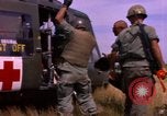 Immagine di 173Rd Brigata Aerea Il Vietnam, 1966, secondo 44 filmato di repertorio 65675045337
