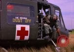Immagine di 173Rd Brigata Aerea Il Vietnam, 1966, secondo 51 filmato di repertorio 65675045337