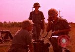 Immagine di 173Rd Brigata Aerea Il Vietnam, 1966, secondo 18 filmato di repertorio 65675045338