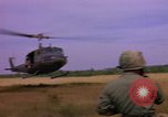 Immagine di 173Rd Brigata Aerea Il Vietnam, 1966, secondo 41 filmato di repertorio 65675045338