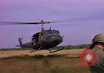 Immagine di 173Rd Brigata Aerea Il Vietnam, 1966, secondo 42 filmato di repertorio 65675045338