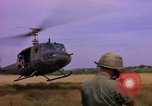 Immagine di 173Rd Brigata Aerea Il Vietnam, 1966, secondo 43 filmato di repertorio 65675045338